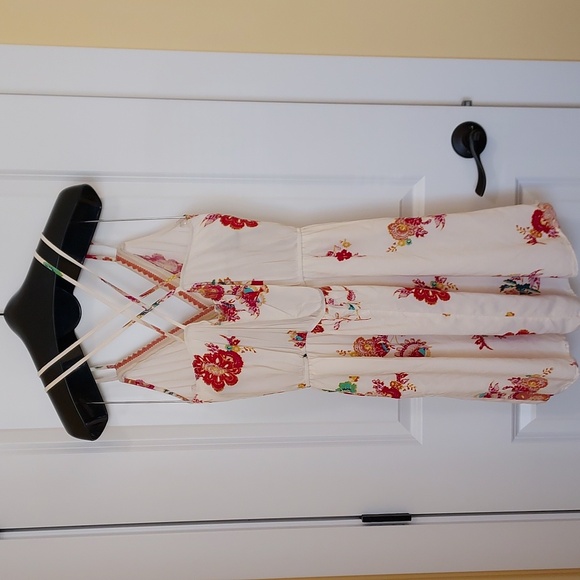 Ready for Summer Strappy Floral Cream Dress With Pockets Size Large - Picture 7 of 12